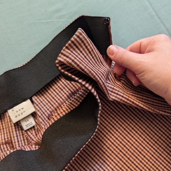 Slim pants size 14 red/off white plaid - Picture 3 of 4